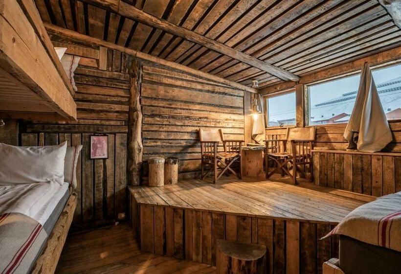 اتاق استاندارد سه نفره, Basecamp