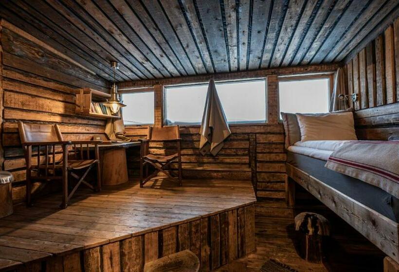 اتاق استاندارد سه نفره, Basecamp