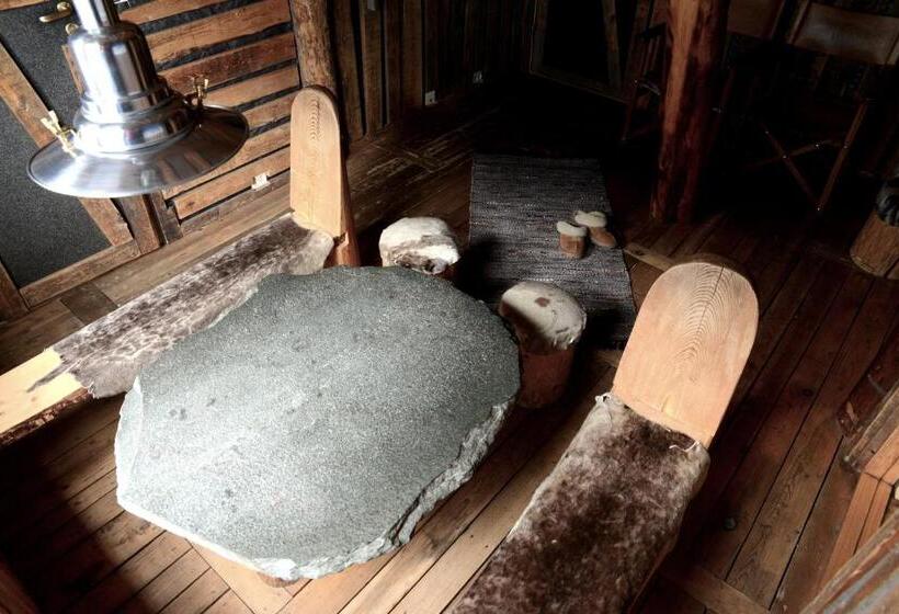 اتاق خانوادگی, Basecamp