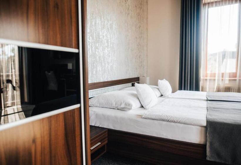 スタンダードルーム, Elegance