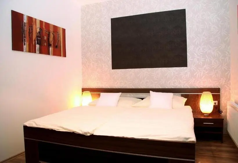 Suite, Elegance