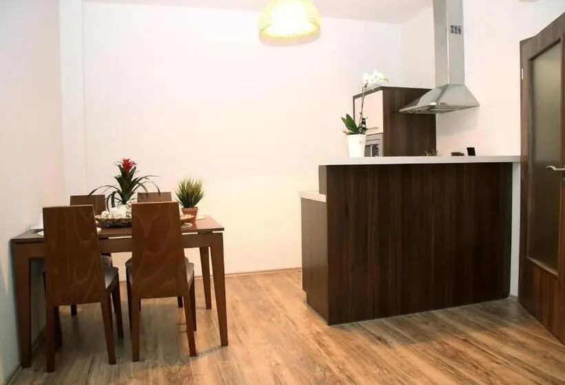 Suite, Elegance