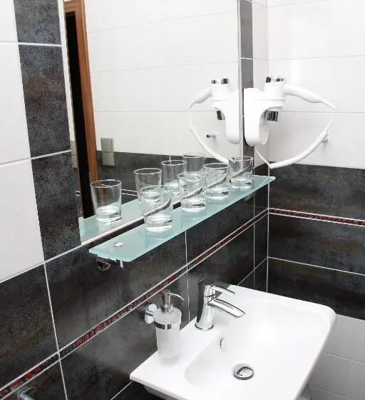 Suite, Elegance