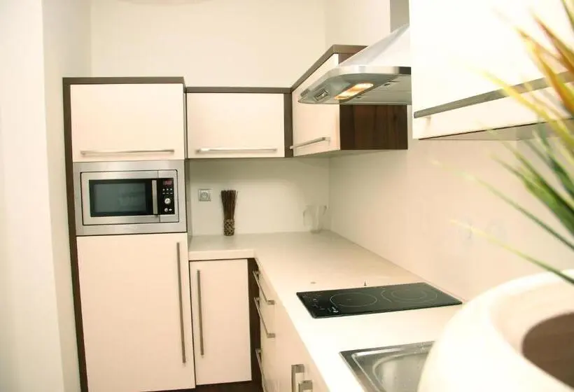 Suite, Elegance