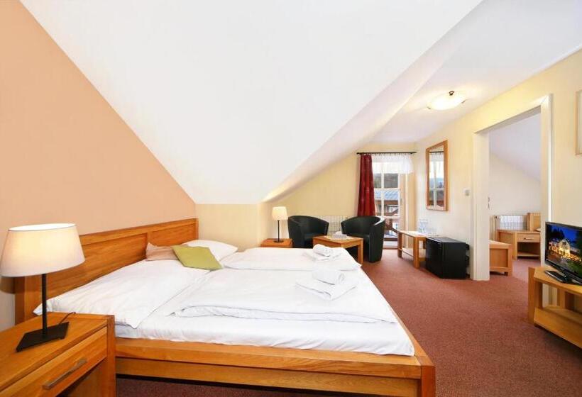 Family Suite, Erika