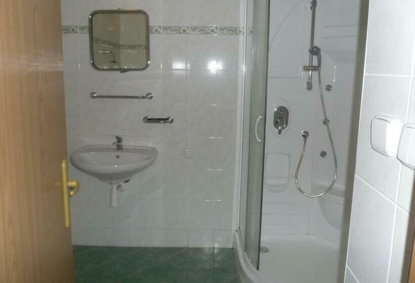 스탠다드 트리플 룸, Grand