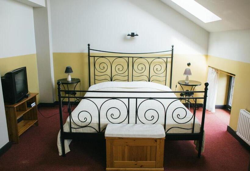 اتاق خانوادگی, Kuldigas Metropole