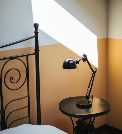 اتاق استاندارد یک نفره, Kuldigas Metropole