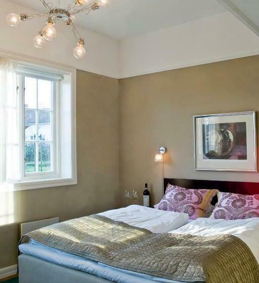 スタンダードルーム, L Jeløy Radio