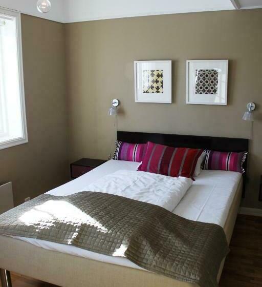 スタンダードルーム, L Jeløy Radio