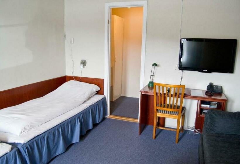 Habitació Estàndard, Moi