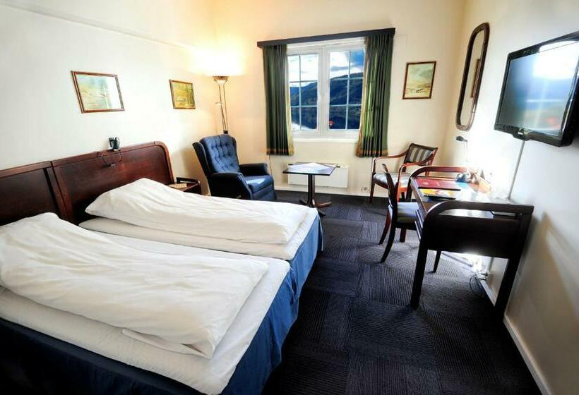 Habitació Estàndard, Moi