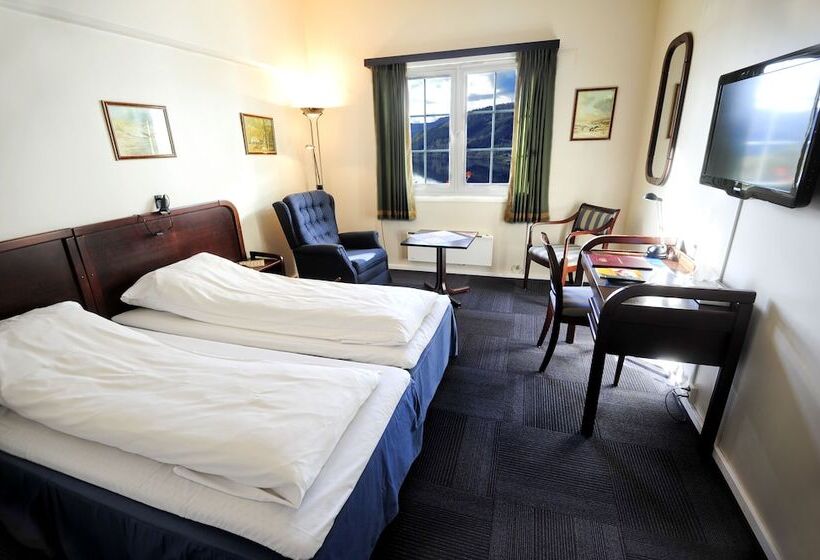 Habitació Estàndard, Moi