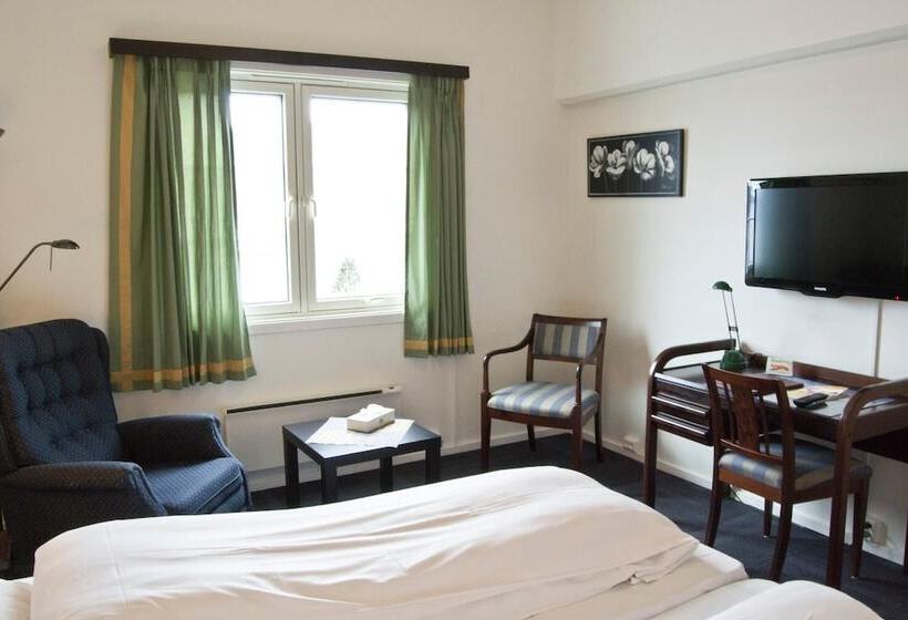 Habitació Economy, Moi