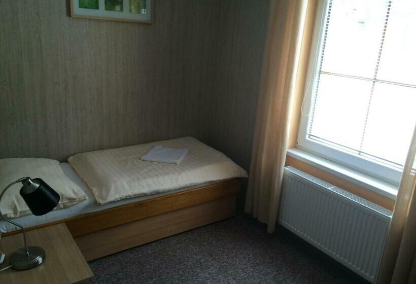 חדר יחיד קלאסי, Pohádka