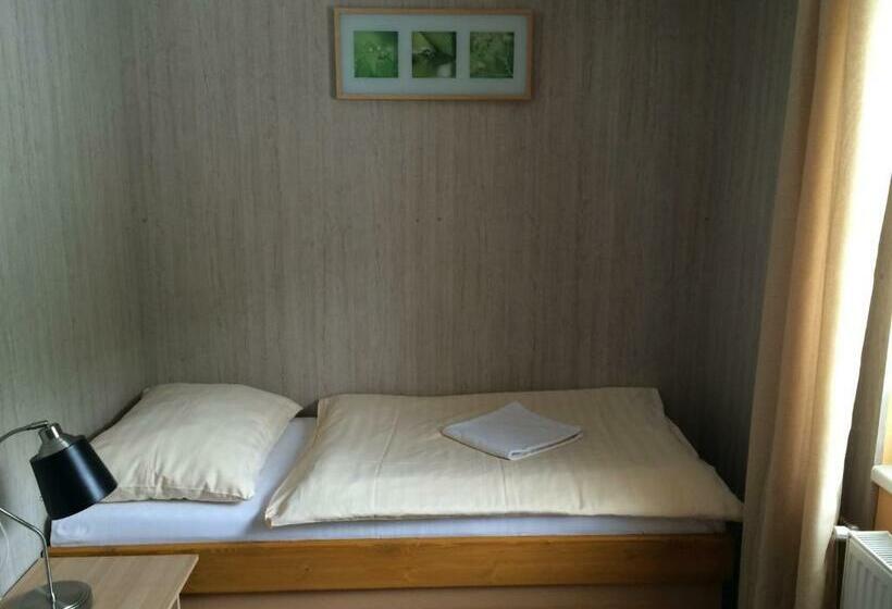 غرفة كلاسيكية فردية, Pohádka