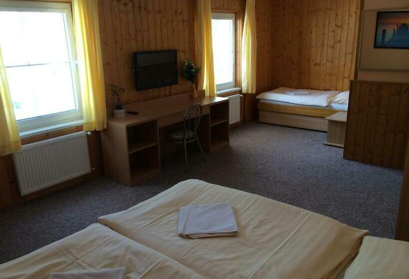 חדר סטנדרט לשלושה, Pohádka