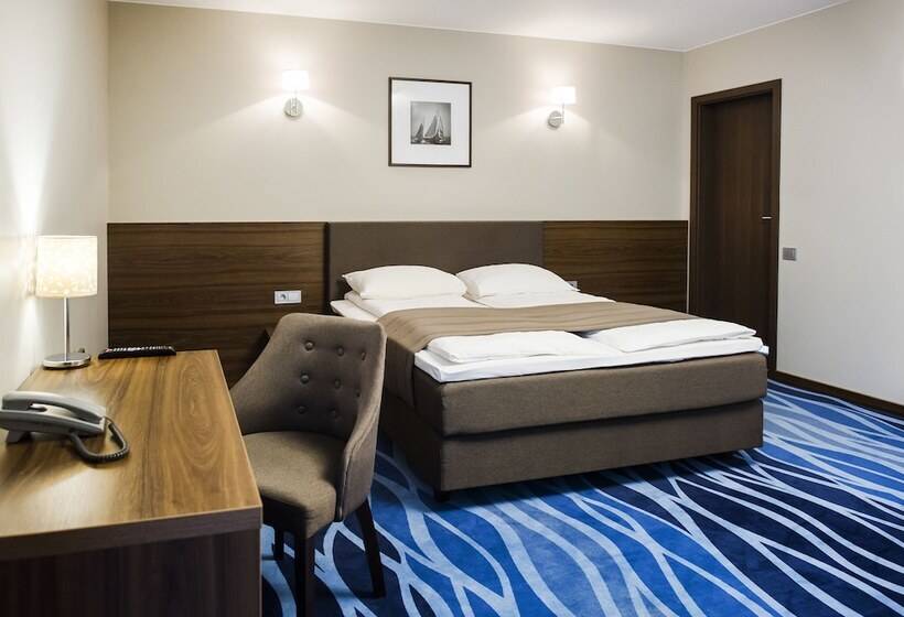 اتاق خانوادگی, Porto