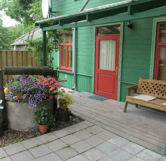 اتاق استاندارد یک نفره, Raibie Logi