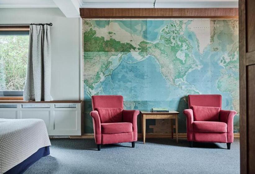 חדר משפחתי, Rederiet