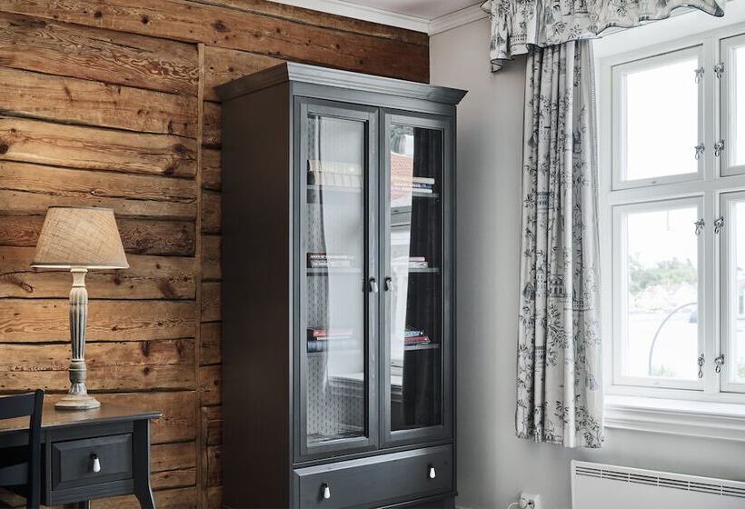 חדר דלוקס, Rederiet