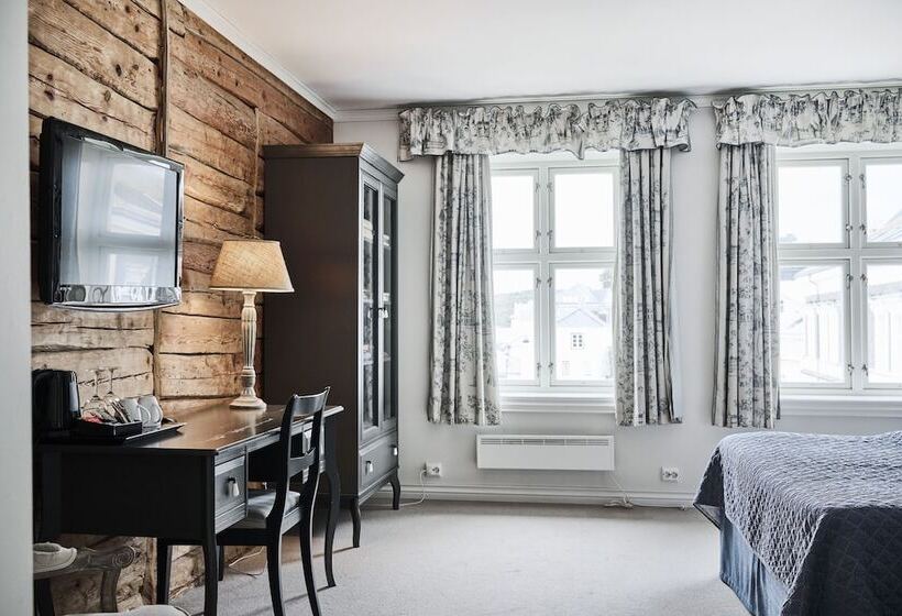 חדר דלוקס, Rederiet