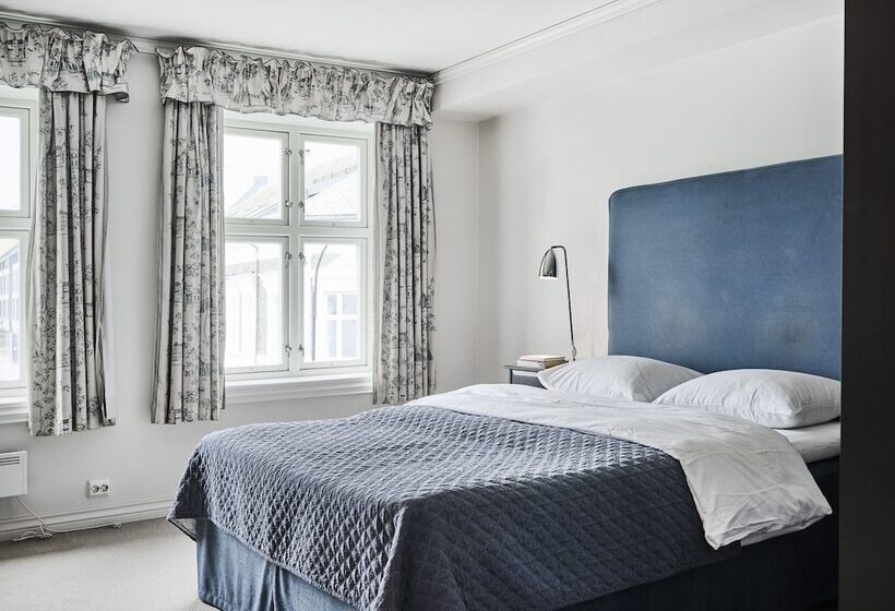 חדר דלוקס, Rederiet