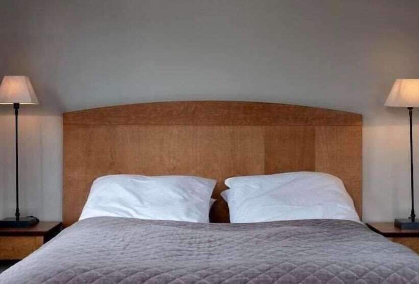 חדר דלוקס, Rederiet