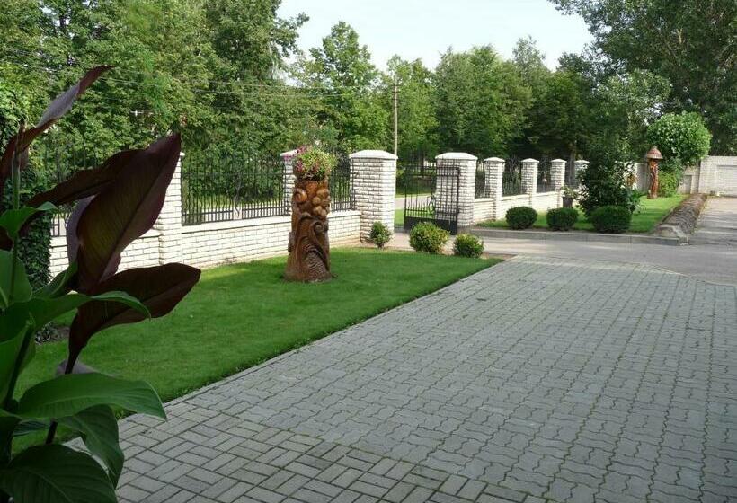 اتاق استاندارد سه نفره, Skaistažiedė