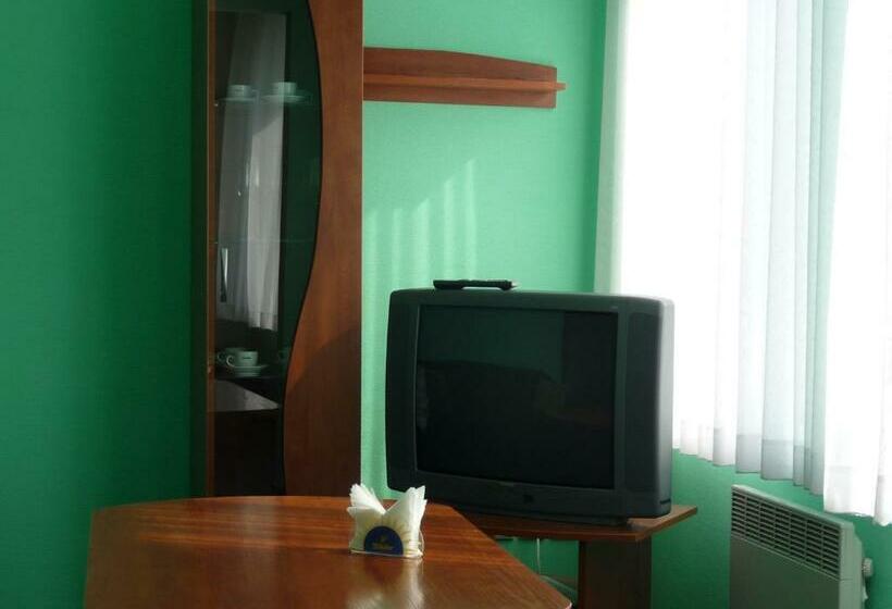 سوئیت 2 خوابه, Skaistažiedė