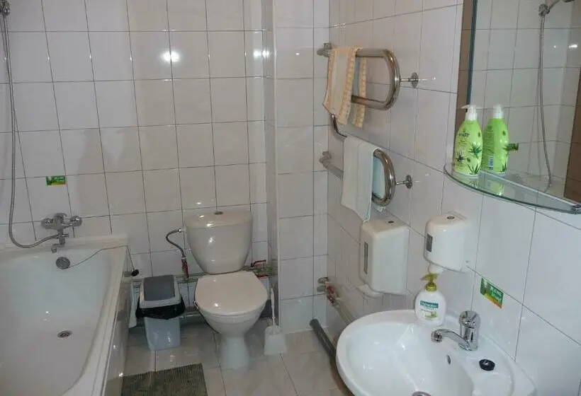 سوئیت 2 خوابه, Skaistažiedė