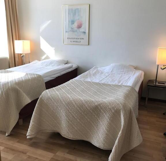 Четырехместный Номер Economy, Strand City Hotell