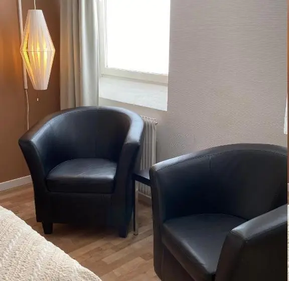 Standard-huone Jaettu Kylpyhuone, Strand City Hotell