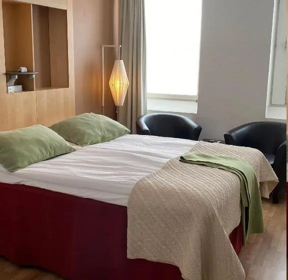 Standard-huone Jaettu Kylpyhuone, Strand City Hotell