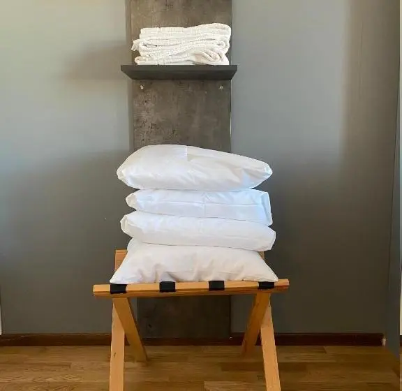 Perhehuone, Strand City Hotell