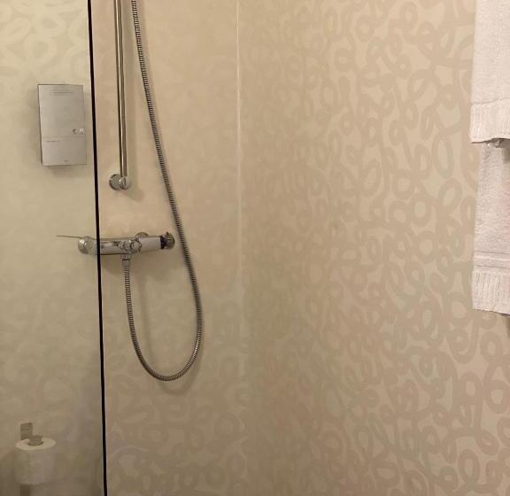 Семейный Номер, Strand City Hotell