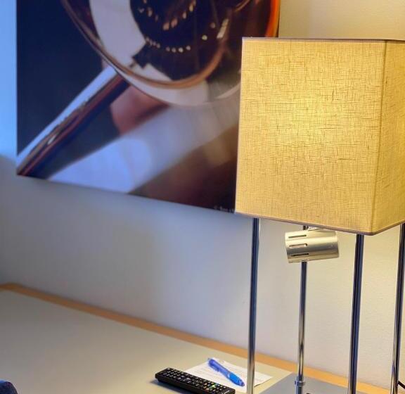 Семейный Номер, Strand City Hotell