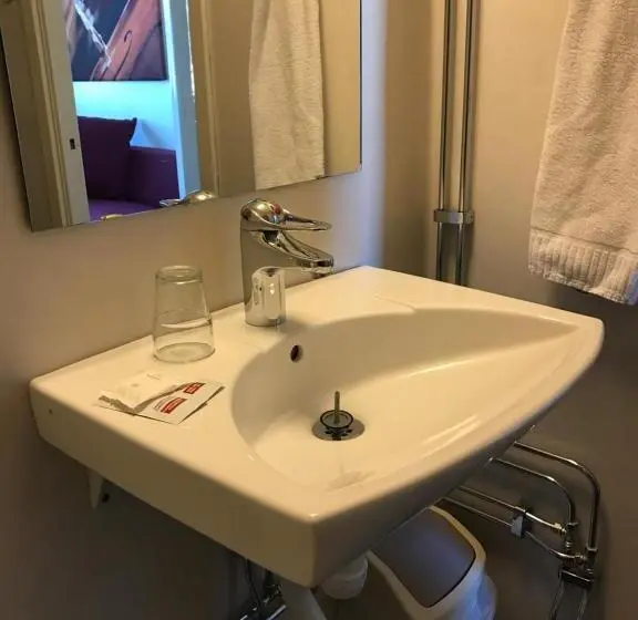 Standard Yhden Hengen Huone, Strand City Hotell