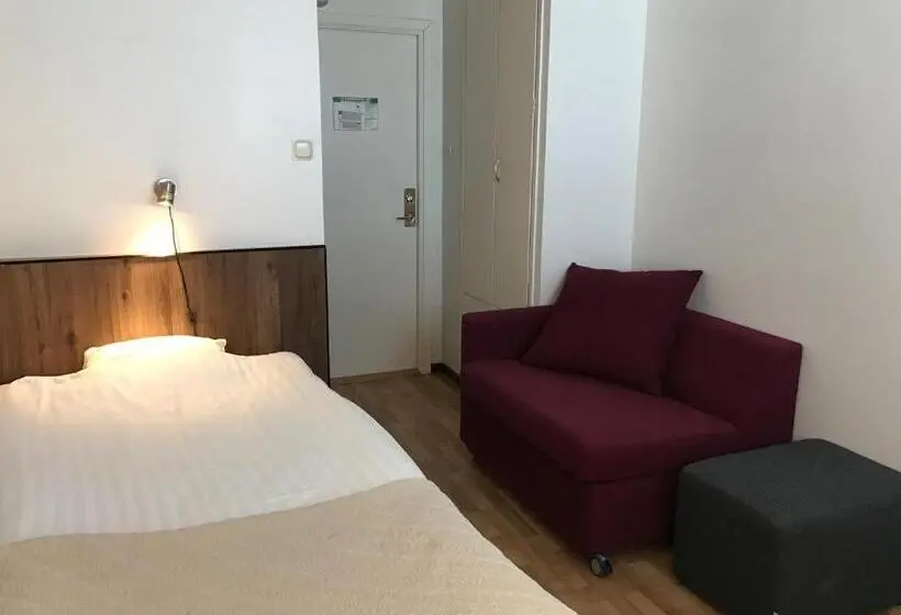 Standard Yhden Hengen Huone, Strand City Hotell