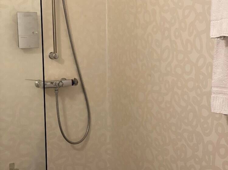 Семейный Номер, Strand City Hotell