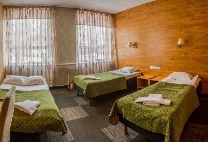 اتاق خانوادگی, L Wironia