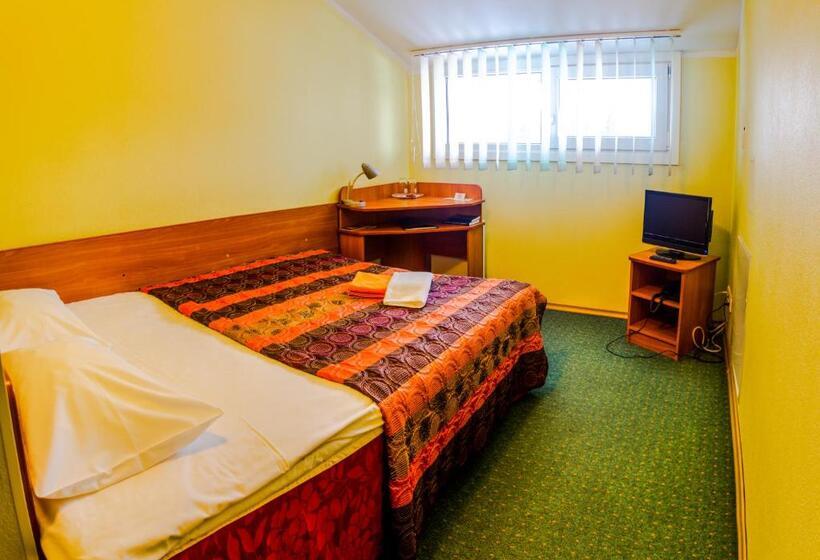 اتاق استاندارد یک نفره, L Wironia