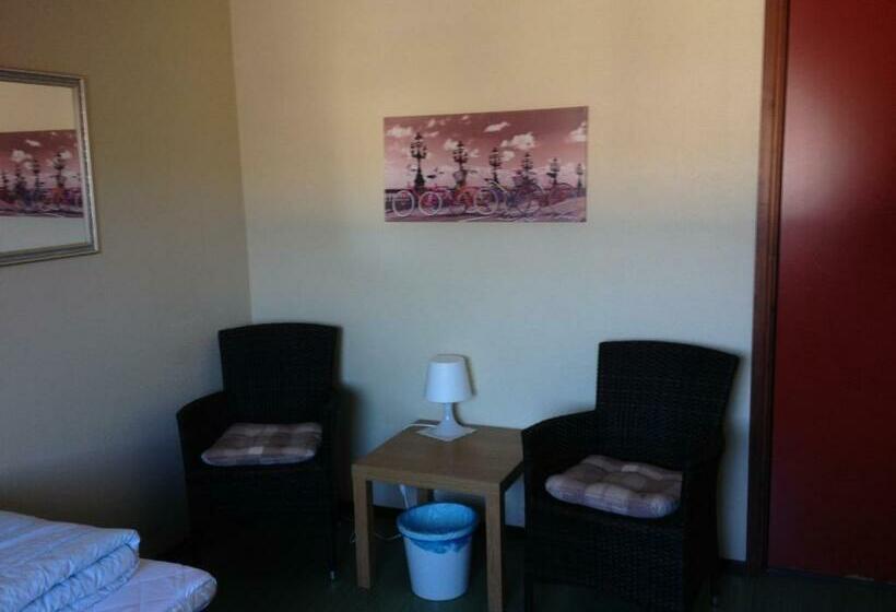 标准单人间共用浴室, Hässleholmsgårdens Vandrarhem