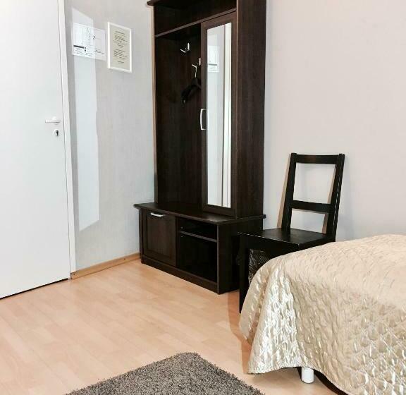 اتاق استاندارد با سرویس بهداشتی مشترک, Maria Hostel