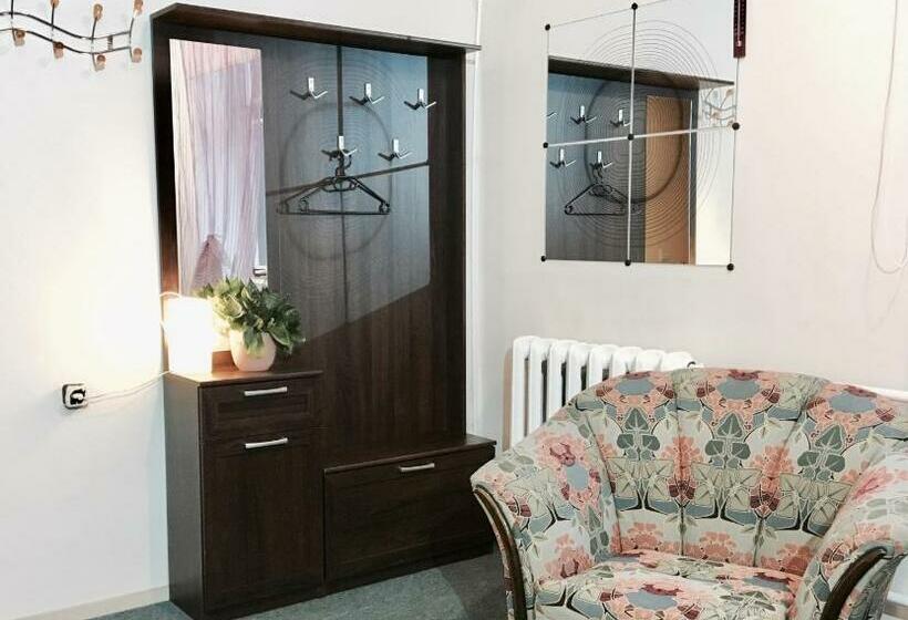 اتاق استاندارد چهارنفره با سرویس بهداشتی مشترک, Maria Hostel