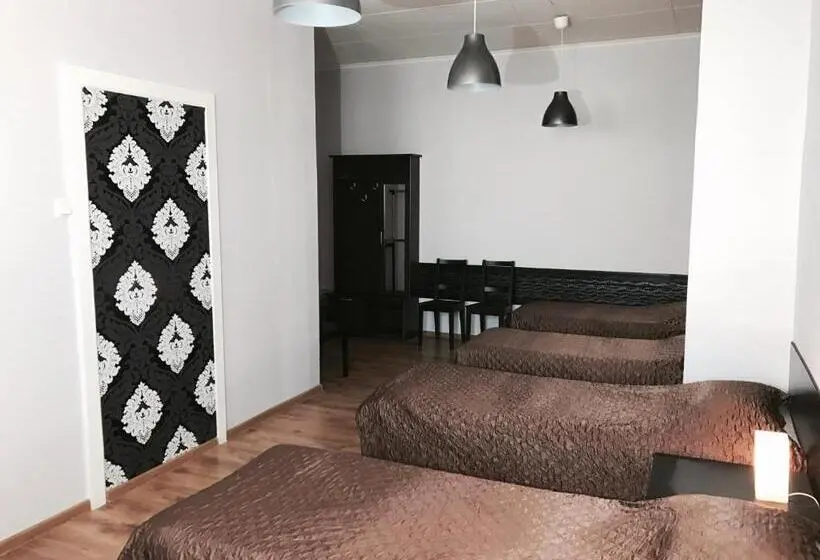 اتاق خانوادگی با سرویس بهداشتی مشترک, Maria Hostel