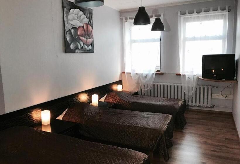 اتاق خانوادگی با سرویس بهداشتی مشترک, Maria Hostel