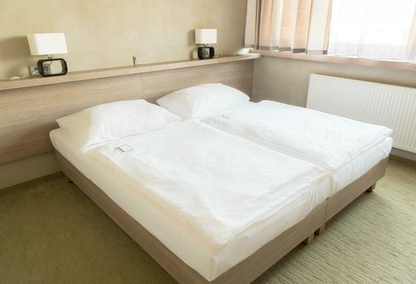 غرفة قياسية, Pivotel Mmx