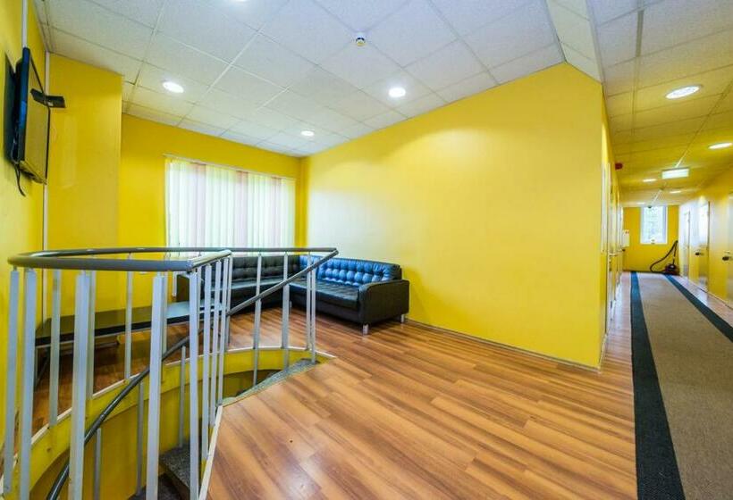 اتاق استاندارد چهارنفره با سرویس بهداشتی مشترک, Tamme Staadioni Hostel