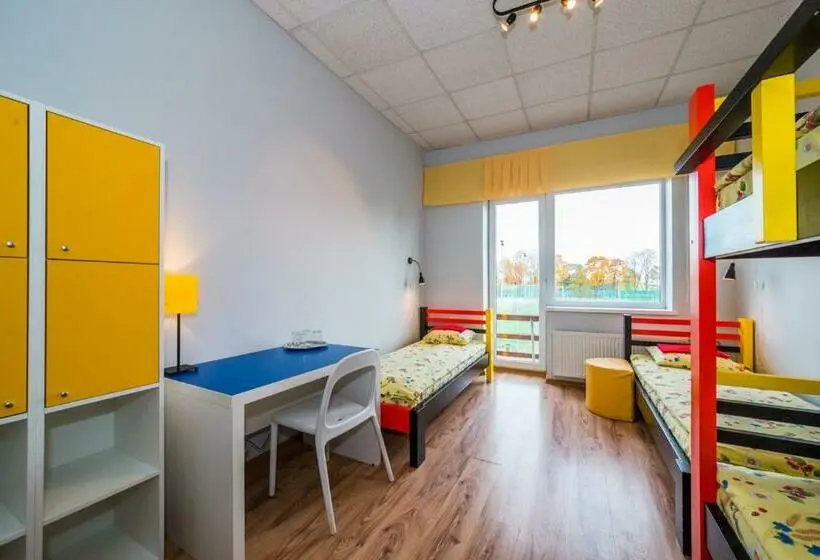اتاق استاندارد چهارنفره با سرویس بهداشتی مشترک, Tamme Staadioni Hostel